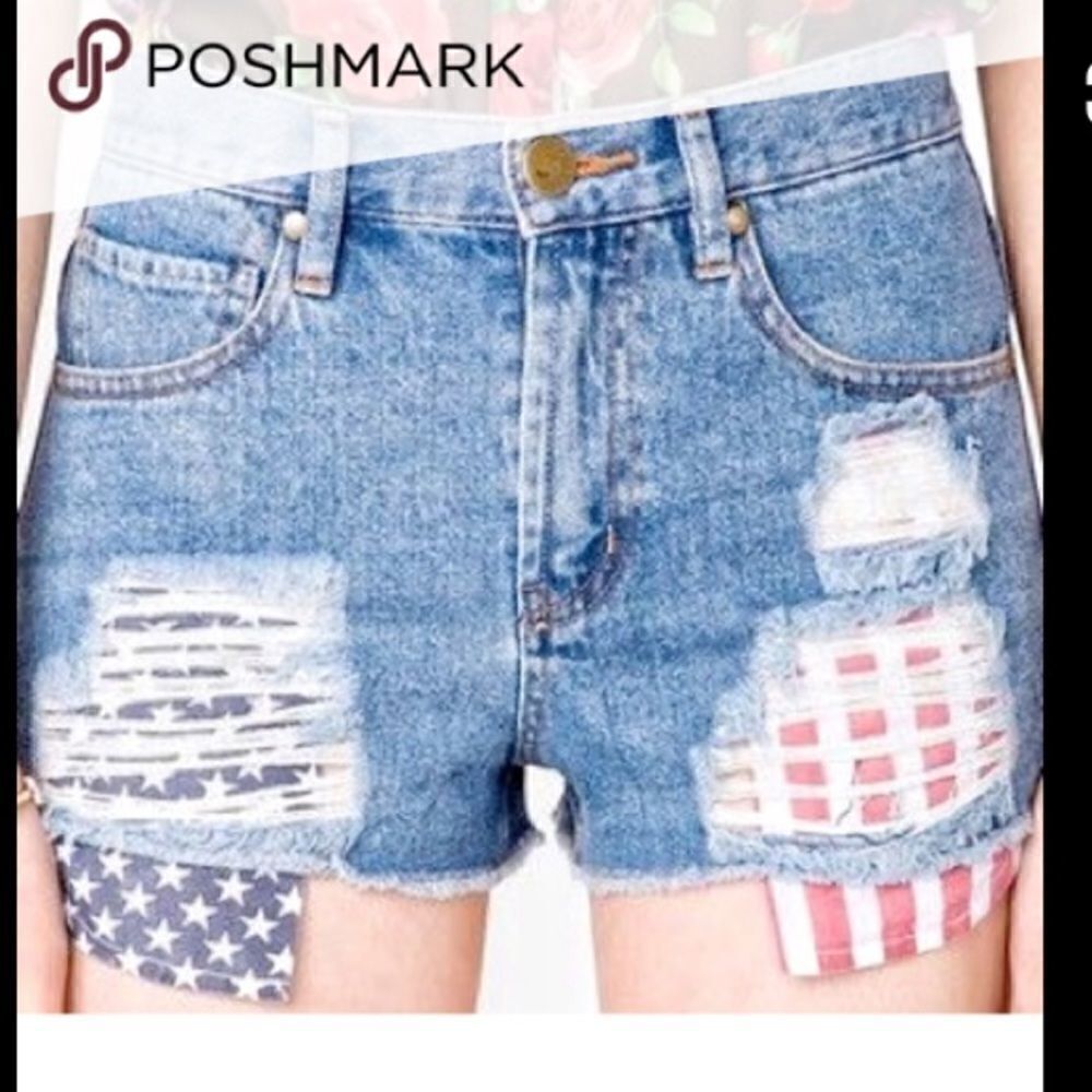 EUC WOMEN’S DISTRESSED AMERICAN EAGLE PATRIOTIC DENIM SHORTS SIZE 4